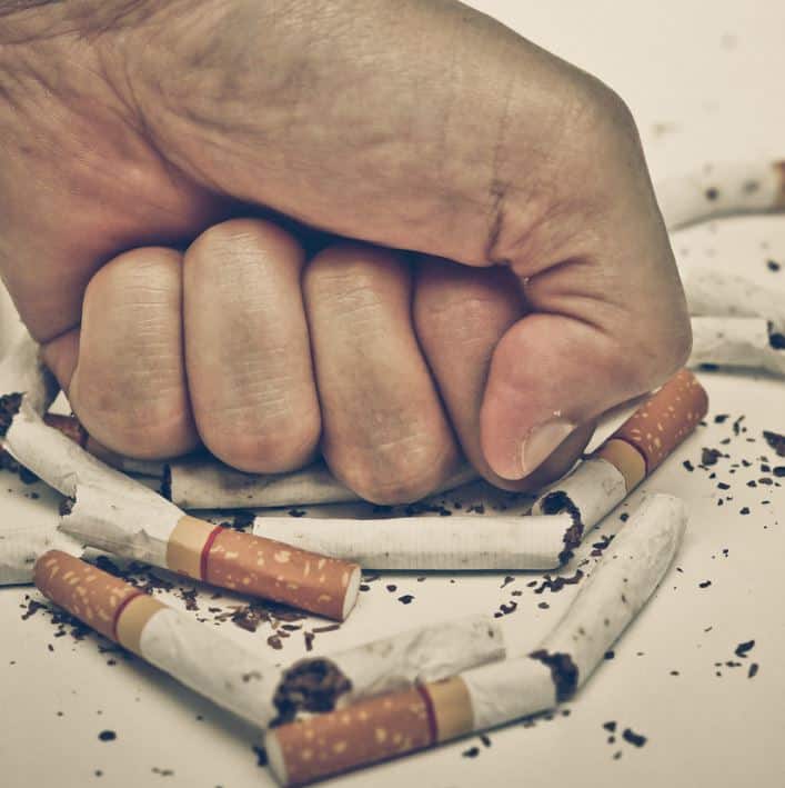 抽菸習慣的男性會對睪丸造成傷害。